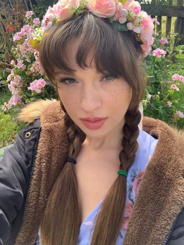 ANNA BLOSSOM
